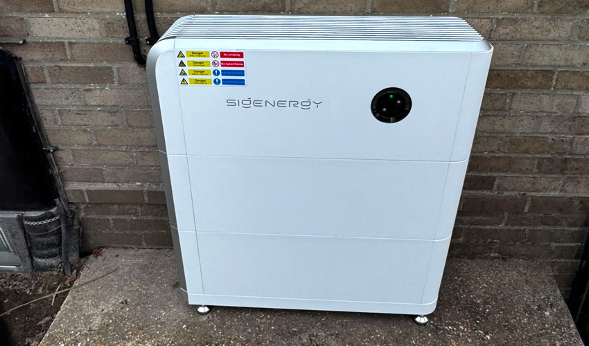 home solar pv and battery installation